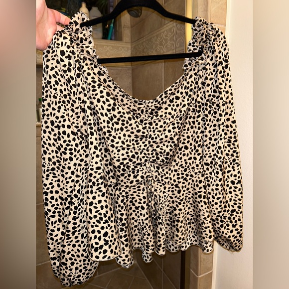 Going Out Blouse - Picture 2 of 2